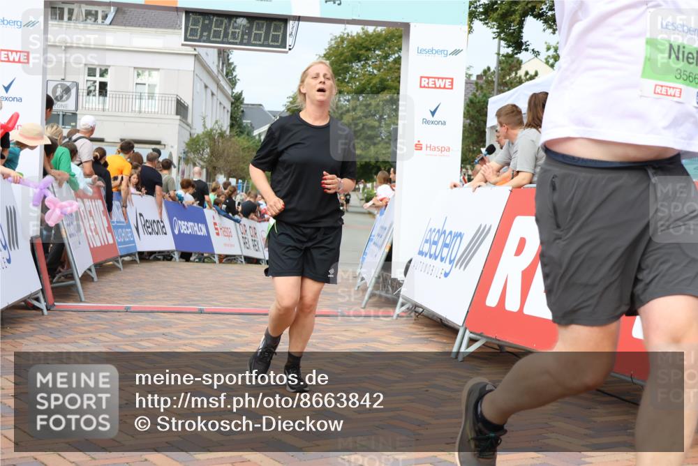 31.08.2025 - 21. Blankeneser Heldenlauf Strokosch-Dieckow http://msf.ph/oto/8663842 31.08.2025 11:20:11 Ziel 3566, 3310, 3042 meine-sportfotos.de