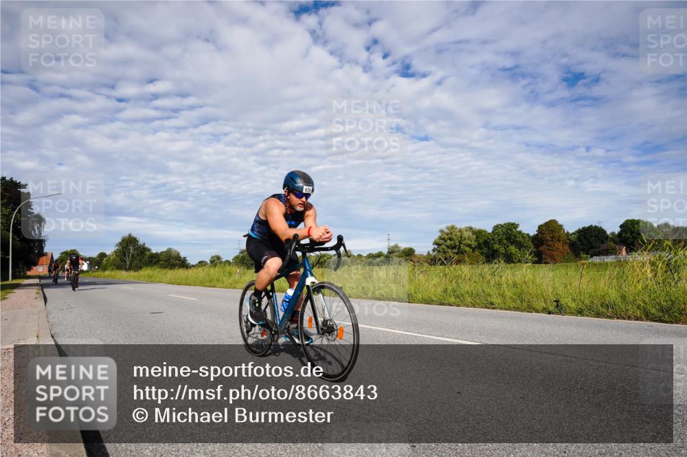 31.08.2025 - Elbe Triathlon Hamburg Michael Burmester http://msf.ph/oto/8663843 31.08.2025 09:43:05 Radfahren 321, 324, 605, 623, 624, 732, 795, 833 meine-sportfotos.de