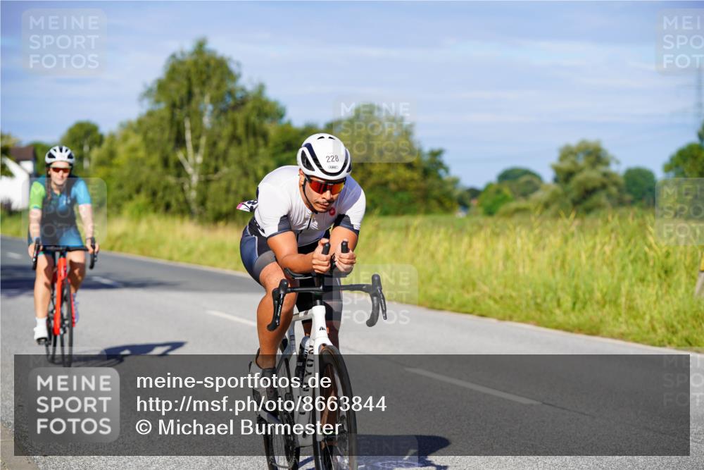 31.08.2025 - Elbe Triathlon Hamburg Michael Burmester http://msf.ph/oto/8663844 31.08.2025 09:20:41 Radfahren 182, 228, 242, 289, 422, 517, 561 meine-sportfotos.de