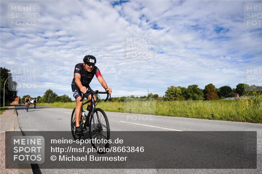 31.08.2025 - Elbe Triathlon Hamburg Michael Burmester http://msf.ph/oto/8663846 31.08.2025 09:43:07 Radfahren 321, 605, 622, 624, 795 meine-sportfotos.de