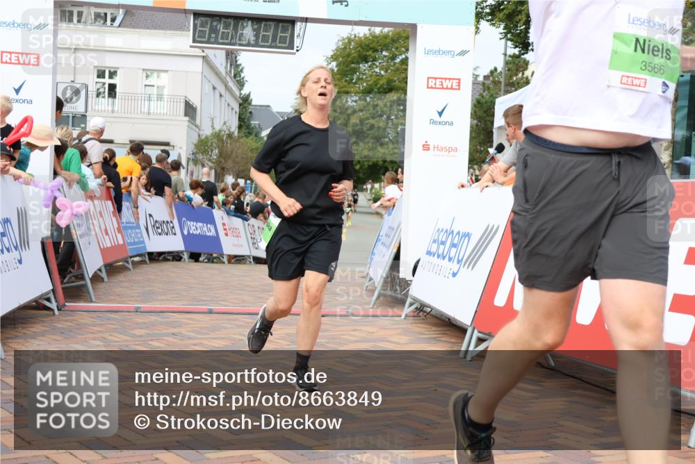 31.08.2025 - 21. Blankeneser Heldenlauf Strokosch-Dieckow http://msf.ph/oto/8663849 31.08.2025 11:20:11 Ziel 3566, 3310, 3042 meine-sportfotos.de
