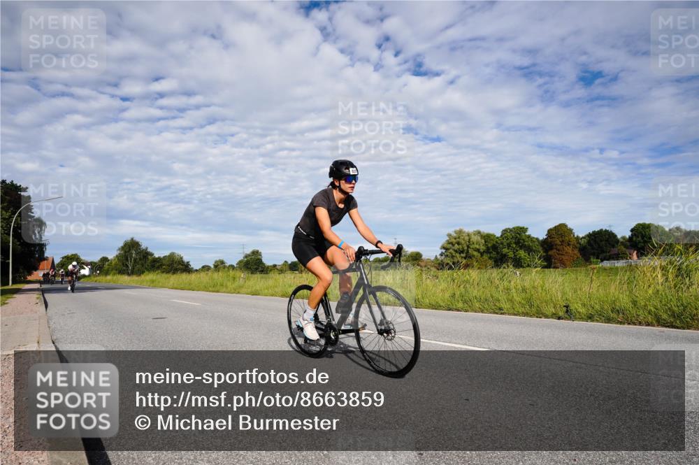 31.08.2025 - Elbe Triathlon Hamburg Michael Burmester http://msf.ph/oto/8663859 31.08.2025 09:43:26 Radfahren 249, 383, 519, 567, 680, 835, 888 meine-sportfotos.de
