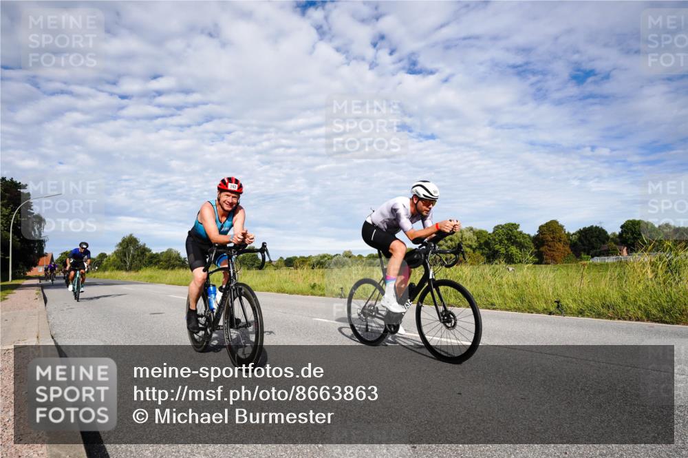 31.08.2025 - Elbe Triathlon Hamburg Michael Burmester http://msf.ph/oto/8663863 31.08.2025 09:43:31 Radfahren 282, 383, 461, 519, 567, 680, 888 meine-sportfotos.de