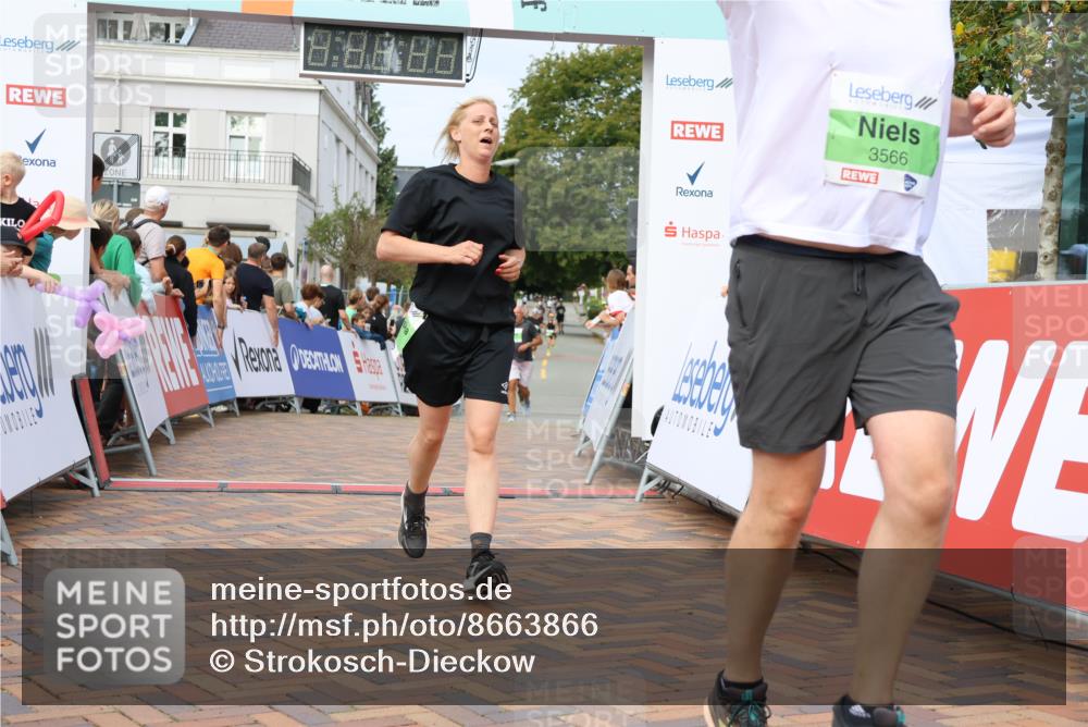 31.08.2025 - 21. Blankeneser Heldenlauf Strokosch-Dieckow http://msf.ph/oto/8663866 31.08.2025 11:20:11 Ziel 3566, 3310, 3042 meine-sportfotos.de