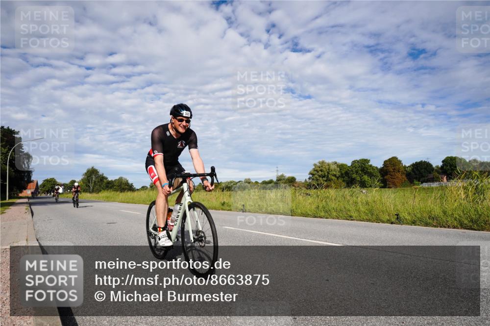 31.08.2025 - Elbe Triathlon Hamburg Michael Burmester http://msf.ph/oto/8663875 31.08.2025 09:43:39 Radfahren 282, 337, 866, 908, 913 meine-sportfotos.de