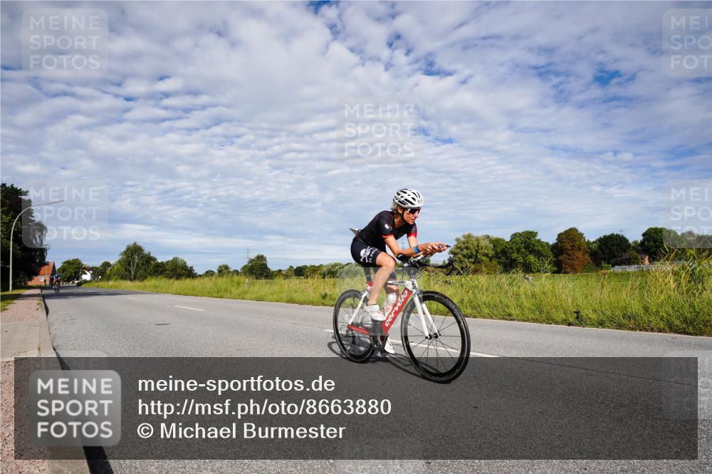 31.08.2025 - Elbe Triathlon Hamburg Michael Burmester http://msf.ph/oto/8663880 31.08.2025 09:43:42 Radfahren 337, 602, 800, 845, 866, 908, 913 meine-sportfotos.de