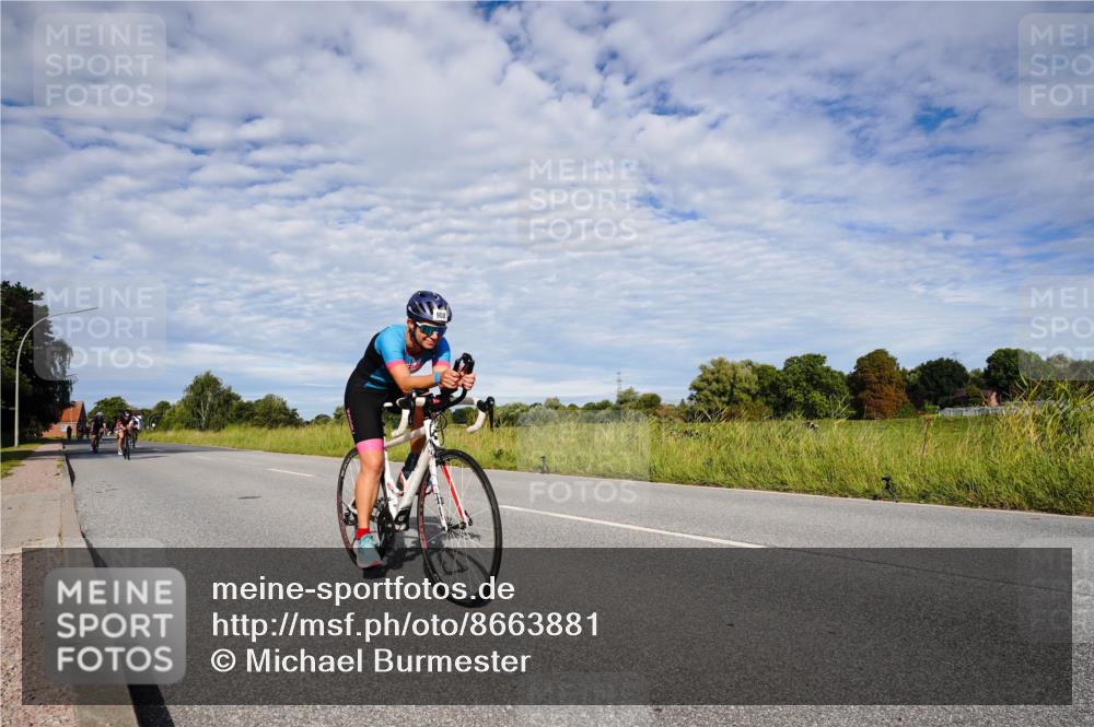 31.08.2025 - Elbe Triathlon Hamburg Michael Burmester http://msf.ph/oto/8663881 31.08.2025 09:43:46 Radfahren 377, 602, 800, 845, 908 meine-sportfotos.de