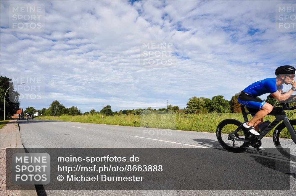 31.08.2025 - Elbe Triathlon Hamburg Michael Burmester http://msf.ph/oto/8663888 31.08.2025 09:43:50 Radfahren 377, 450, 563, 602, 610, 634, 800, 845 meine-sportfotos.de