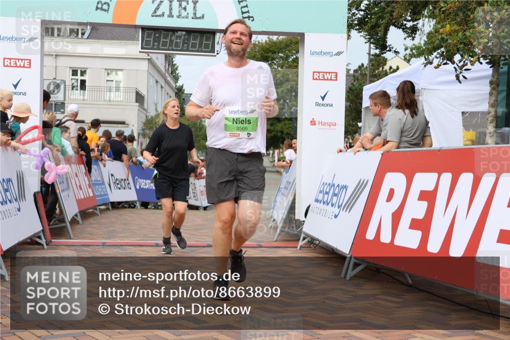 31.08.2025 - 21. Blankeneser Heldenlauf Strokosch-Dieckow http://msf.ph/oto/8663899 31.08.2025 11:20:10 Ziel 3566, 3310, 3042 meine-sportfotos.de