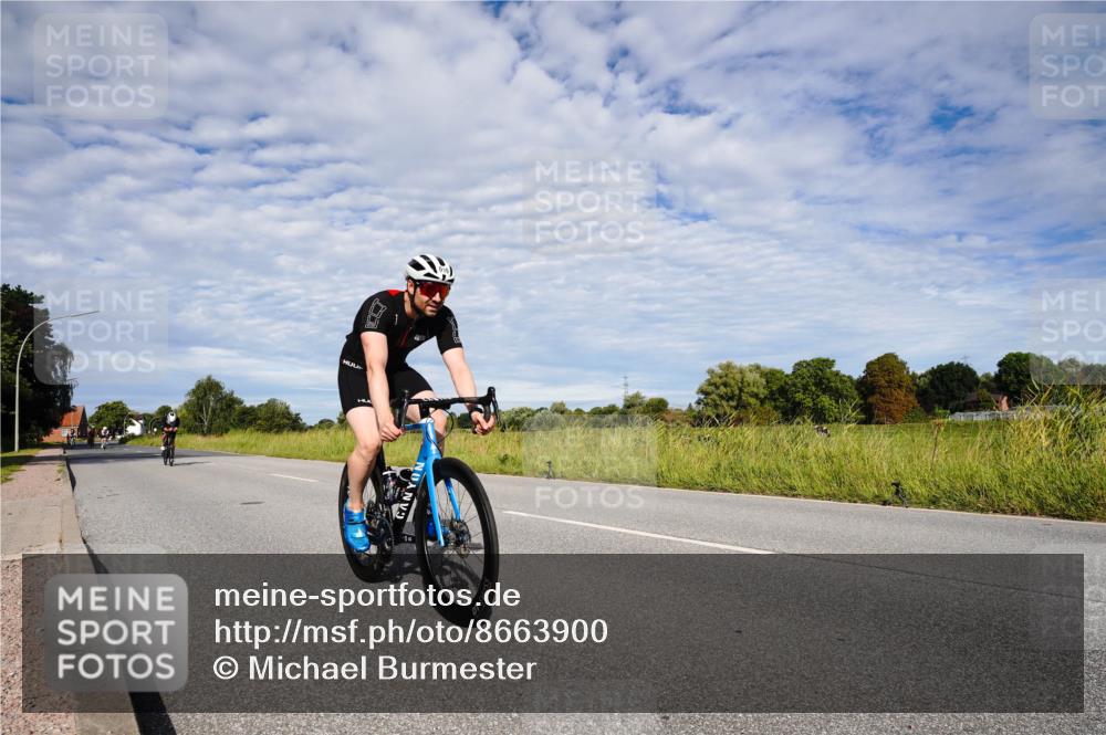 31.08.2025 - Elbe Triathlon Hamburg Michael Burmester http://msf.ph/oto/8663900 31.08.2025 09:43:58 Radfahren 281, 476, 562, 563, 610, 634, 770, 864 meine-sportfotos.de