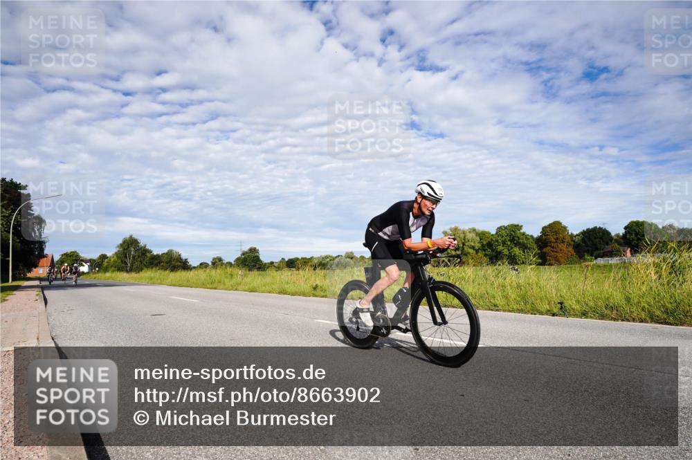 31.08.2025 - Elbe Triathlon Hamburg Michael Burmester http://msf.ph/oto/8663902 31.08.2025 09:44:00 Radfahren 281, 378, 476, 562, 610, 634, 770, 787, 864 meine-sportfotos.de