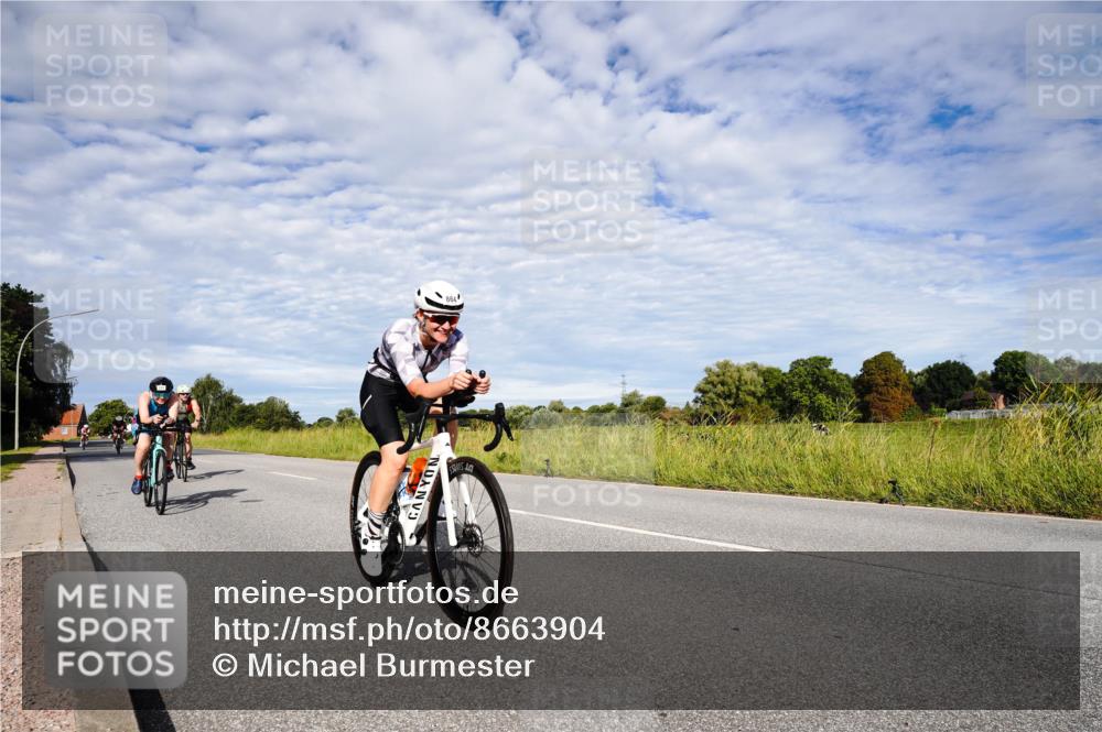 31.08.2025 - Elbe Triathlon Hamburg Michael Burmester http://msf.ph/oto/8663904 31.08.2025 09:44:03 Radfahren 281, 378, 476, 562, 787, 864 meine-sportfotos.de