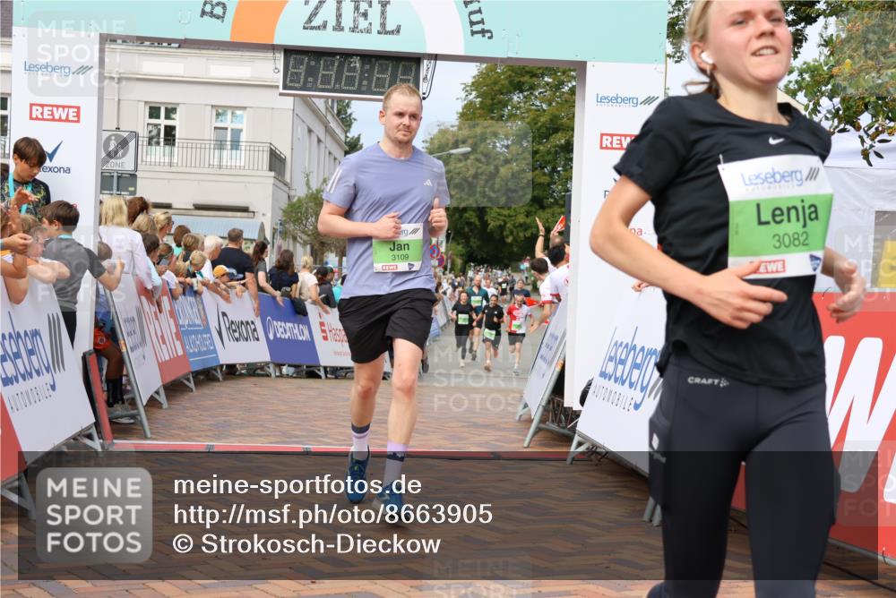 31.08.2025 - 21. Blankeneser Heldenlauf Strokosch-Dieckow http://msf.ph/oto/8663905 31.08.2025 11:01:40 Ziel 3082, 3428, 3298, 3276, 3109, 3712 meine-sportfotos.de