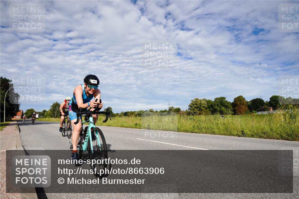 31.08.2025 - Elbe Triathlon Hamburg Michael Burmester http://msf.ph/oto/8663906 31.08.2025 09:44:04 Radfahren 281, 378, 476, 562, 787, 864 meine-sportfotos.de