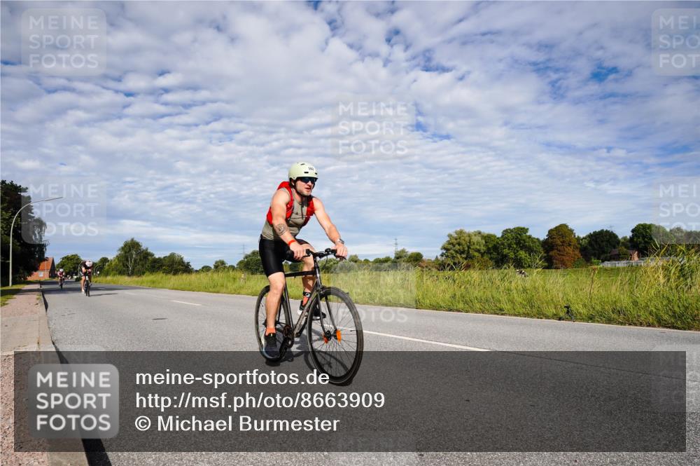 31.08.2025 - Elbe Triathlon Hamburg Michael Burmester http://msf.ph/oto/8663909 31.08.2025 09:44:04 Radfahren 281, 378, 476, 562, 787, 864 meine-sportfotos.de
