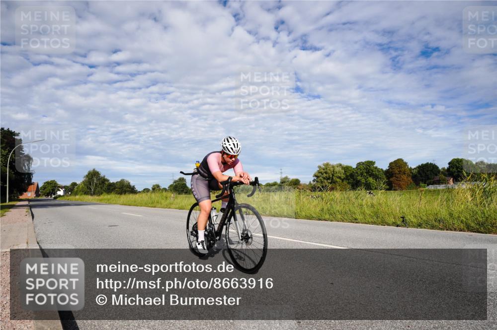 31.08.2025 - Elbe Triathlon Hamburg Michael Burmester http://msf.ph/oto/8663916 31.08.2025 09:44:08 Radfahren 378, 476, 787 meine-sportfotos.de