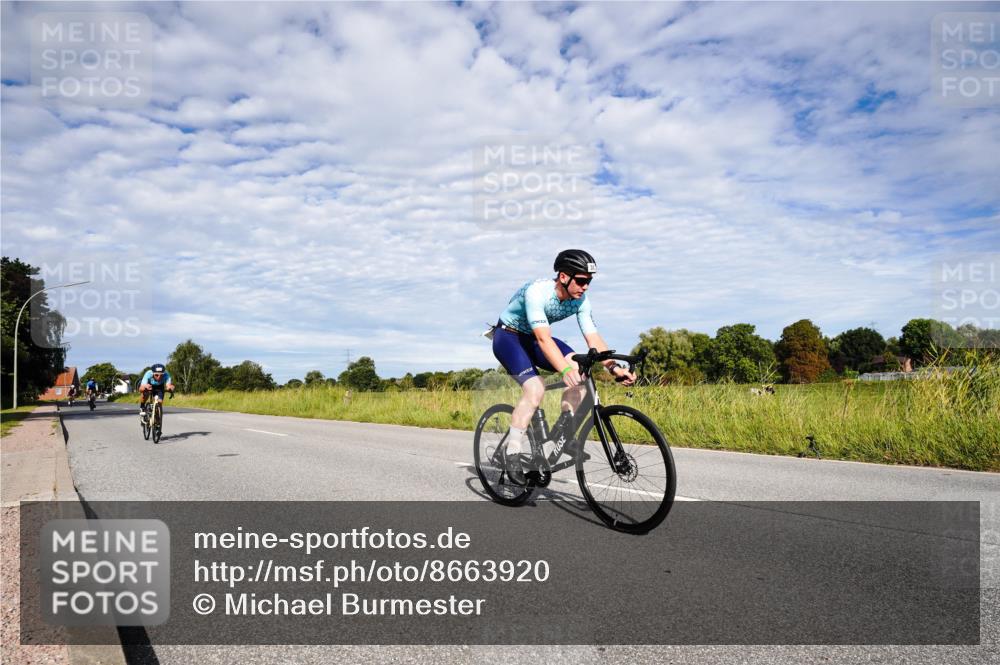 31.08.2025 - Elbe Triathlon Hamburg Michael Burmester http://msf.ph/oto/8663920 31.08.2025 09:44:29 Radfahren 360, 387, 667, 825, 919 meine-sportfotos.de