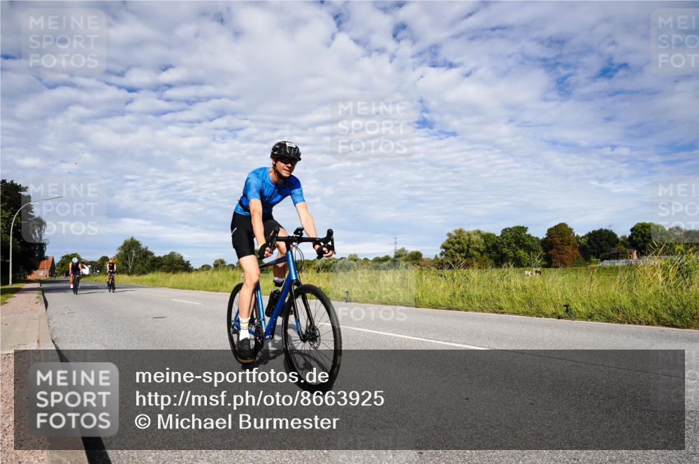 31.08.2025 - Elbe Triathlon Hamburg Michael Burmester http://msf.ph/oto/8663925 31.08.2025 09:44:33 Radfahren 360, 667, 825, 919 meine-sportfotos.de