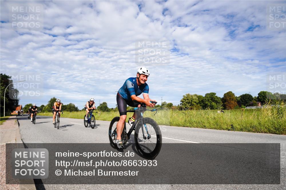 31.08.2025 - Elbe Triathlon Hamburg Michael Burmester http://msf.ph/oto/8663933 31.08.2025 09:44:50 Radfahren 259, 298, 357, 613, 617, 669, 737, 823, 869, 881 meine-sportfotos.de