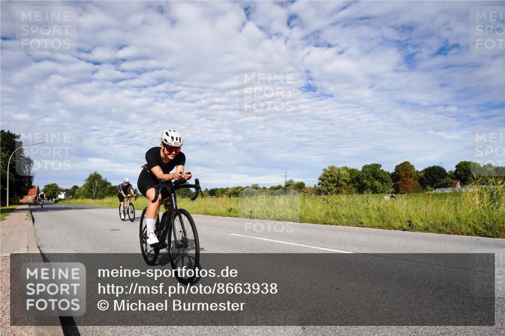 31.08.2025 - Elbe Triathlon Hamburg Michael Burmester http://msf.ph/oto/8663938 31.08.2025 09:44:51 Radfahren 259, 298, 357, 613, 617, 669, 737, 773, 823, 881 meine-sportfotos.de
