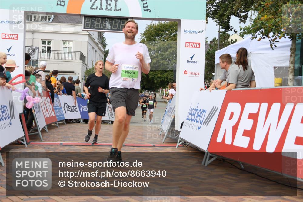 31.08.2025 - 21. Blankeneser Heldenlauf Strokosch-Dieckow http://msf.ph/oto/8663940 31.08.2025 11:20:09 Ziel 3566, 3310, 3042 meine-sportfotos.de
