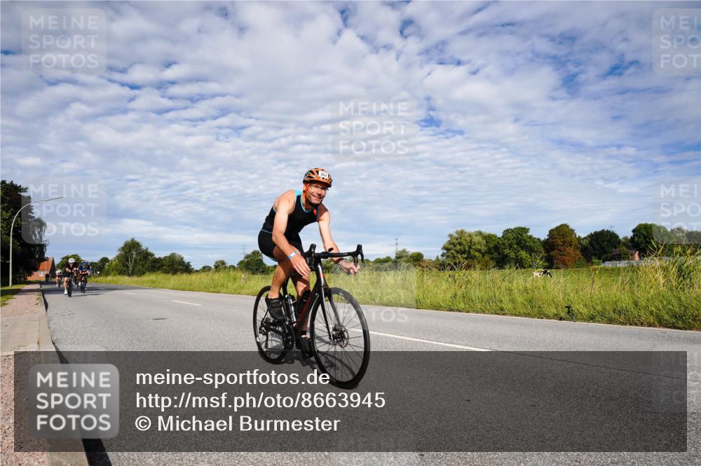 31.08.2025 - Elbe Triathlon Hamburg Michael Burmester http://msf.ph/oto/8663945 31.08.2025 09:44:56 Radfahren 292, 357, 527, 613, 617, 773 meine-sportfotos.de