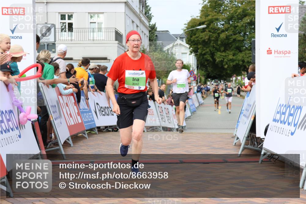31.08.2025 - 21. Blankeneser Heldenlauf Strokosch-Dieckow http://msf.ph/oto/8663958 31.08.2025 11:20:05 Ziel 3566, 3709, 3042, 3229, 3224 meine-sportfotos.de