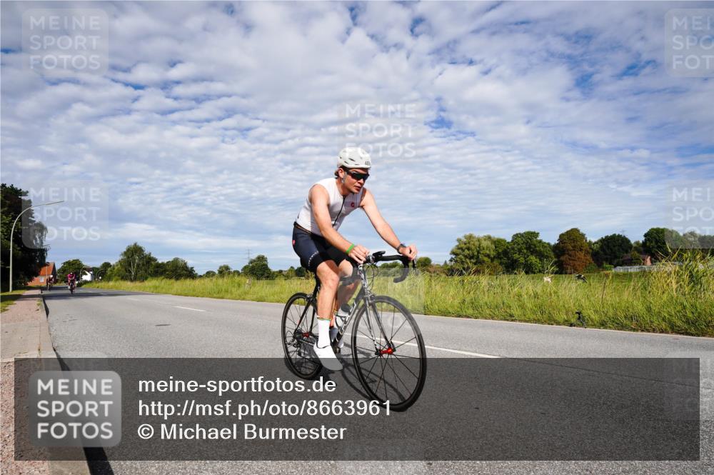 31.08.2025 - Elbe Triathlon Hamburg Michael Burmester http://msf.ph/oto/8663961 31.08.2025 09:45:08 Radfahren 409, 646, 720, 896, 911 meine-sportfotos.de