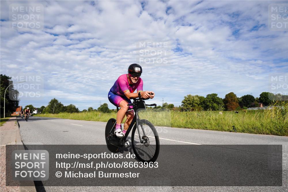 31.08.2025 - Elbe Triathlon Hamburg Michael Burmester http://msf.ph/oto/8663963 31.08.2025 09:45:11 Radfahren 427, 720, 911 meine-sportfotos.de