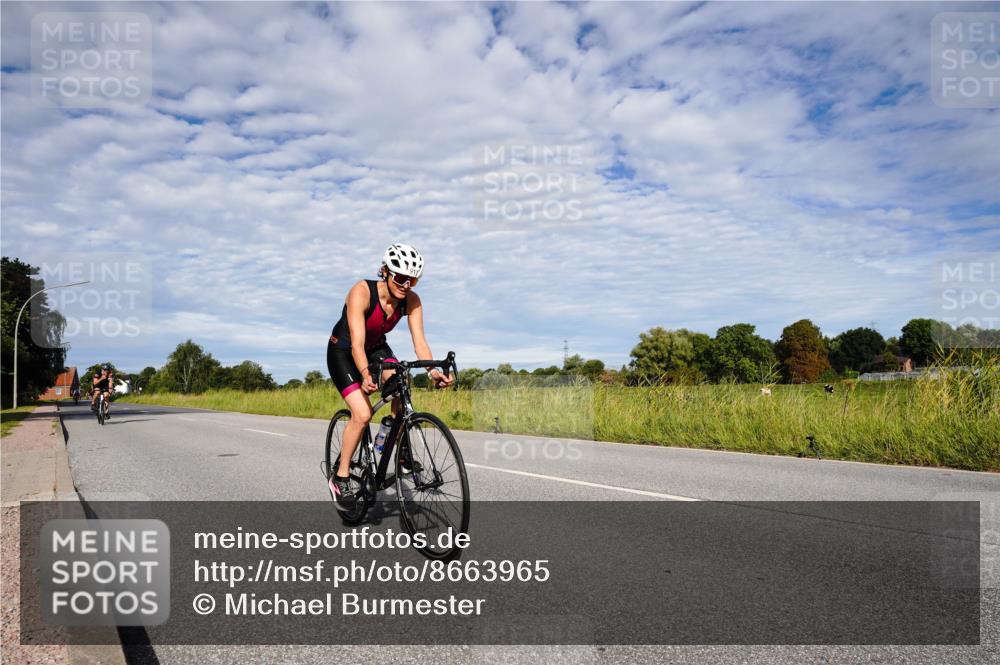 31.08.2025 - Elbe Triathlon Hamburg Michael Burmester http://msf.ph/oto/8663965 31.08.2025 09:45:14 Radfahren 427, 720, 804, 911 meine-sportfotos.de