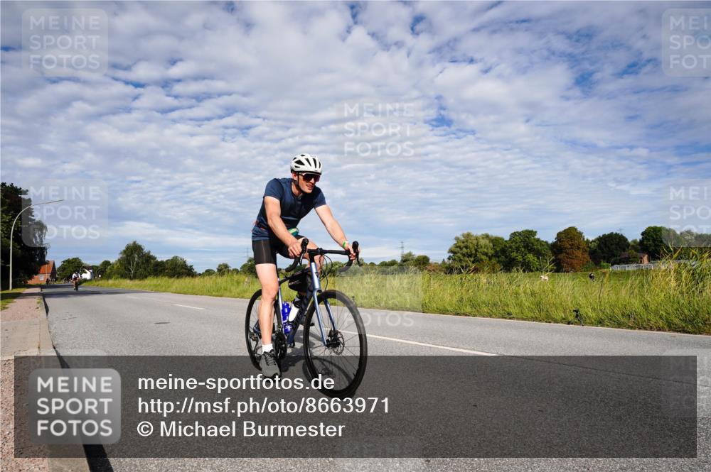 31.08.2025 - Elbe Triathlon Hamburg Michael Burmester http://msf.ph/oto/8663971 31.08.2025 09:45:16 Radfahren 427, 804, 911 meine-sportfotos.de