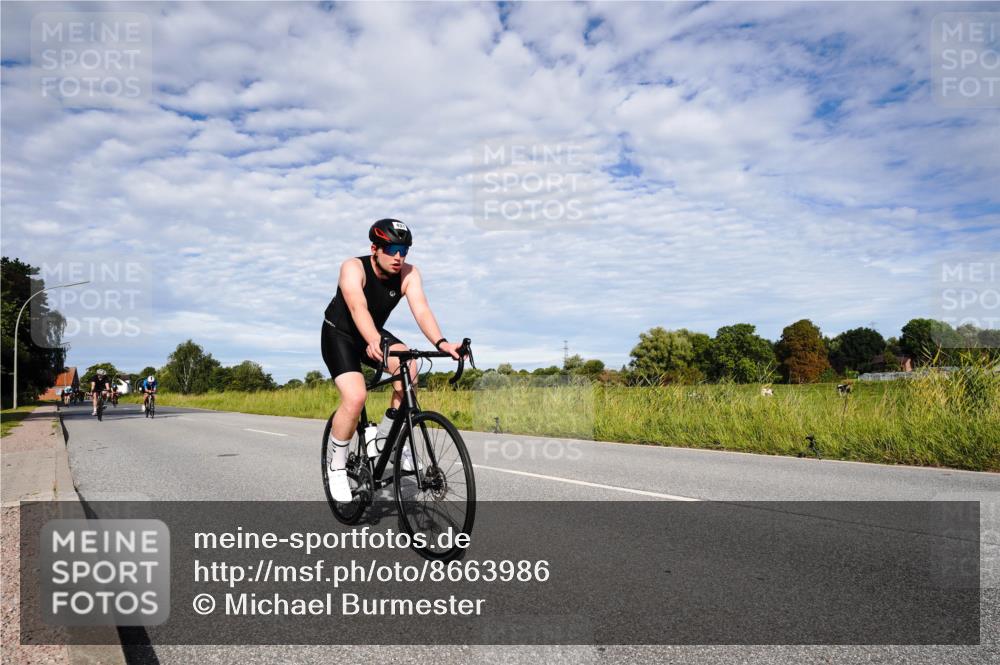 31.08.2025 - Elbe Triathlon Hamburg Michael Burmester http://msf.ph/oto/8663986 31.08.2025 09:45:33 Radfahren 392, 393, 431, 607, 660, 664, 700, 708, 709 meine-sportfotos.de