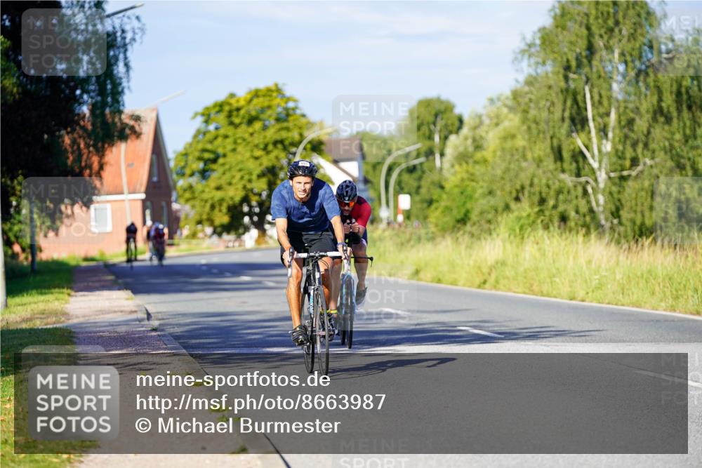 31.08.2025 - Elbe Triathlon Hamburg Michael Burmester http://msf.ph/oto/8663987 31.08.2025 09:21:25 Radfahren 199, 237, 651 meine-sportfotos.de