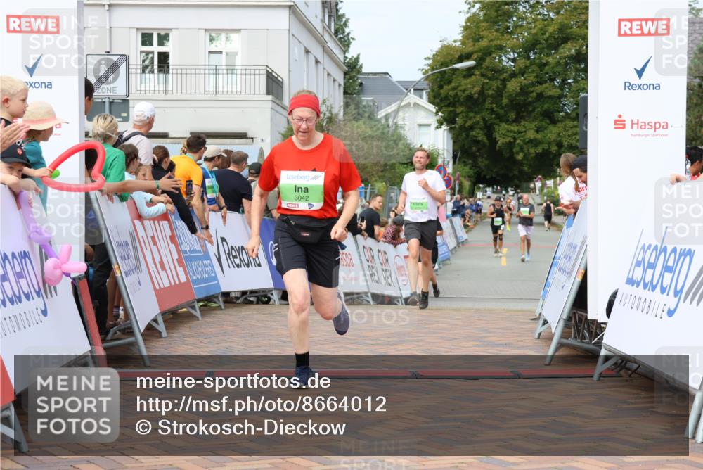 31.08.2025 - 21. Blankeneser Heldenlauf Strokosch-Dieckow http://msf.ph/oto/8664012 31.08.2025 11:20:05 Ziel 3566, 3709, 3042, 3229, 3224 meine-sportfotos.de