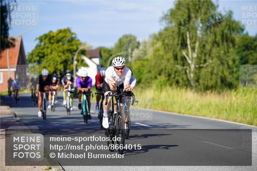 31.08.2025 - Elbe Triathlon Hamburg Michael Burmester http://msf.ph/oto/8664015 31.08.2025 09:21:41 Radfahren 229, 272, 276, 300, 412, 468, 492, 658 meine-sportfotos.de