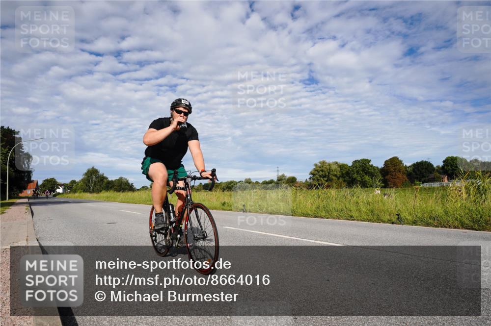 31.08.2025 - Elbe Triathlon Hamburg Michael Burmester http://msf.ph/oto/8664016 31.08.2025 09:45:56 Radfahren 466, 588, 712, 868 meine-sportfotos.de