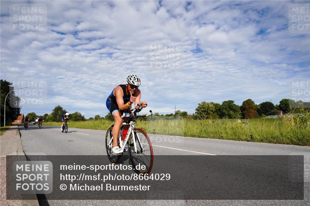31.08.2025 - Elbe Triathlon Hamburg Michael Burmester http://msf.ph/oto/8664029 31.08.2025 09:46:09 Radfahren 463, 553, 600, 740, 803, 820, 876, 906 meine-sportfotos.de