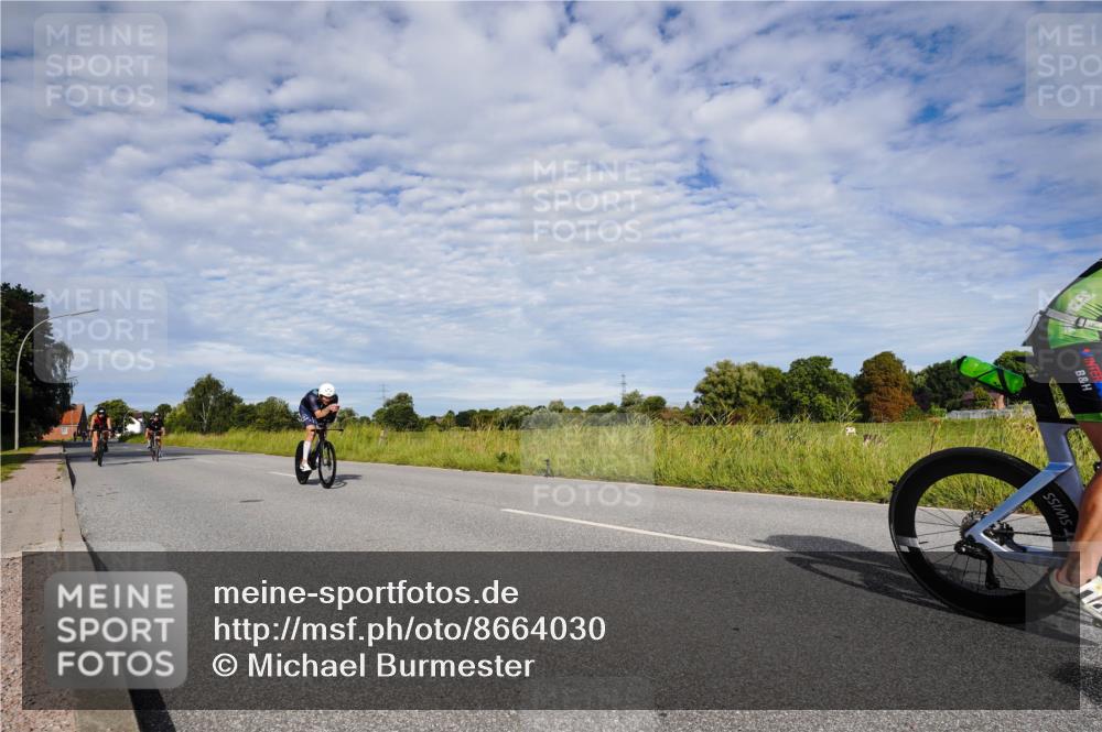 31.08.2025 - Elbe Triathlon Hamburg Michael Burmester http://msf.ph/oto/8664030 31.08.2025 09:46:09 Radfahren 463, 553, 600, 740, 803, 820, 876, 906 meine-sportfotos.de
