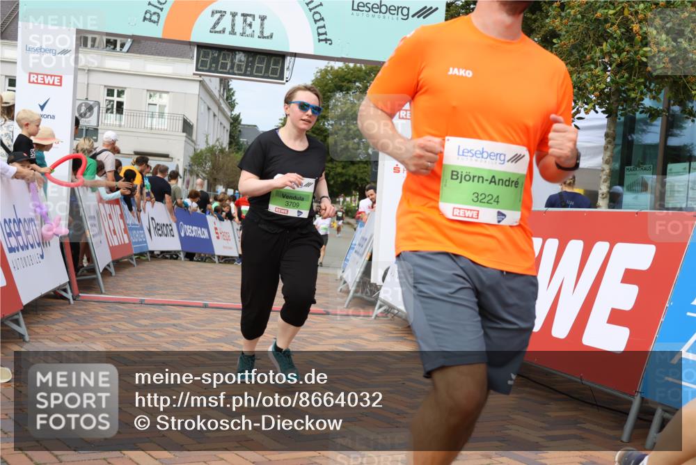 31.08.2025 - 21. Blankeneser Heldenlauf Strokosch-Dieckow http://msf.ph/oto/8664032 31.08.2025 11:20:00 Ziel 3314, 3709, 3042, 3229, 3224 meine-sportfotos.de