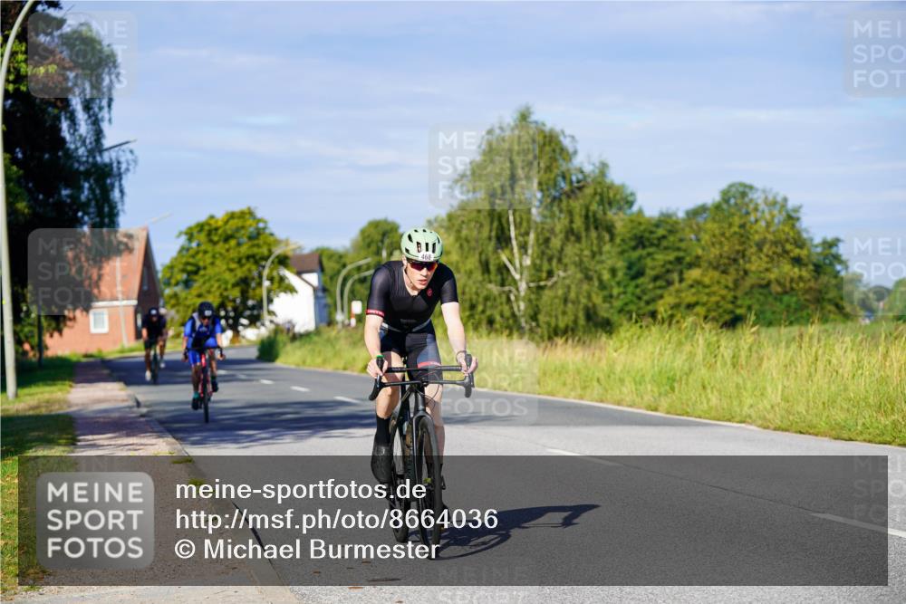 31.08.2025 - Elbe Triathlon Hamburg Michael Burmester http://msf.ph/oto/8664036 31.08.2025 09:21:46 Radfahren 229, 255, 276, 300, 402, 468, 492, 658 meine-sportfotos.de