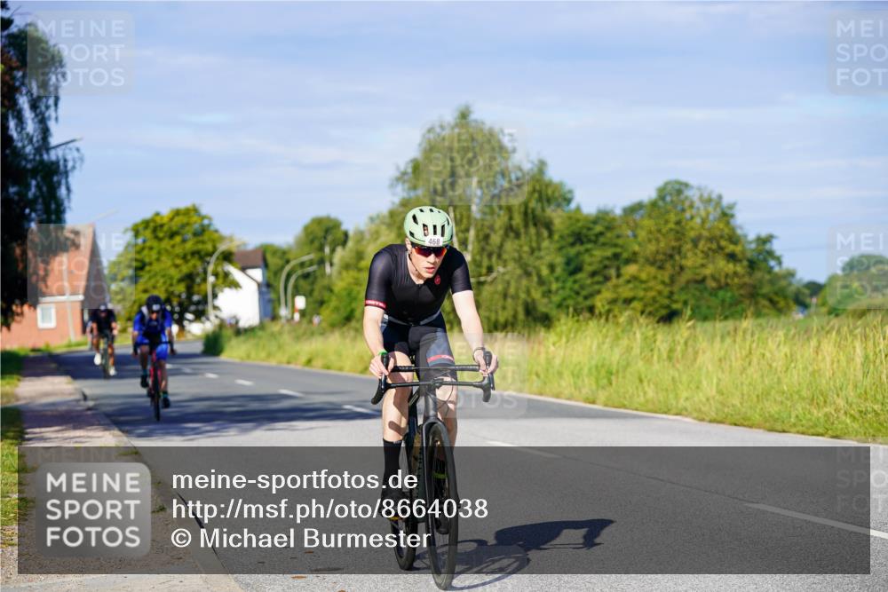 31.08.2025 - Elbe Triathlon Hamburg Michael Burmester http://msf.ph/oto/8664038 31.08.2025 09:21:46 Radfahren 229, 255, 276, 300, 402, 468, 492, 658 meine-sportfotos.de