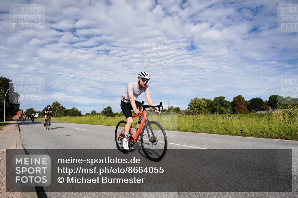 31.08.2025 - Elbe Triathlon Hamburg Michael Burmester http://msf.ph/oto/8664055 31.08.2025 09:46:28 Radfahren 419, 421, 439, 494, 599, 909 meine-sportfotos.de
