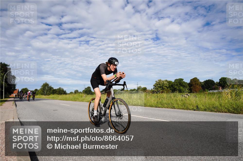31.08.2025 - Elbe Triathlon Hamburg Michael Burmester http://msf.ph/oto/8664057 31.08.2025 09:46:30 Radfahren 419, 421, 439, 494, 599, 666, 909 meine-sportfotos.de