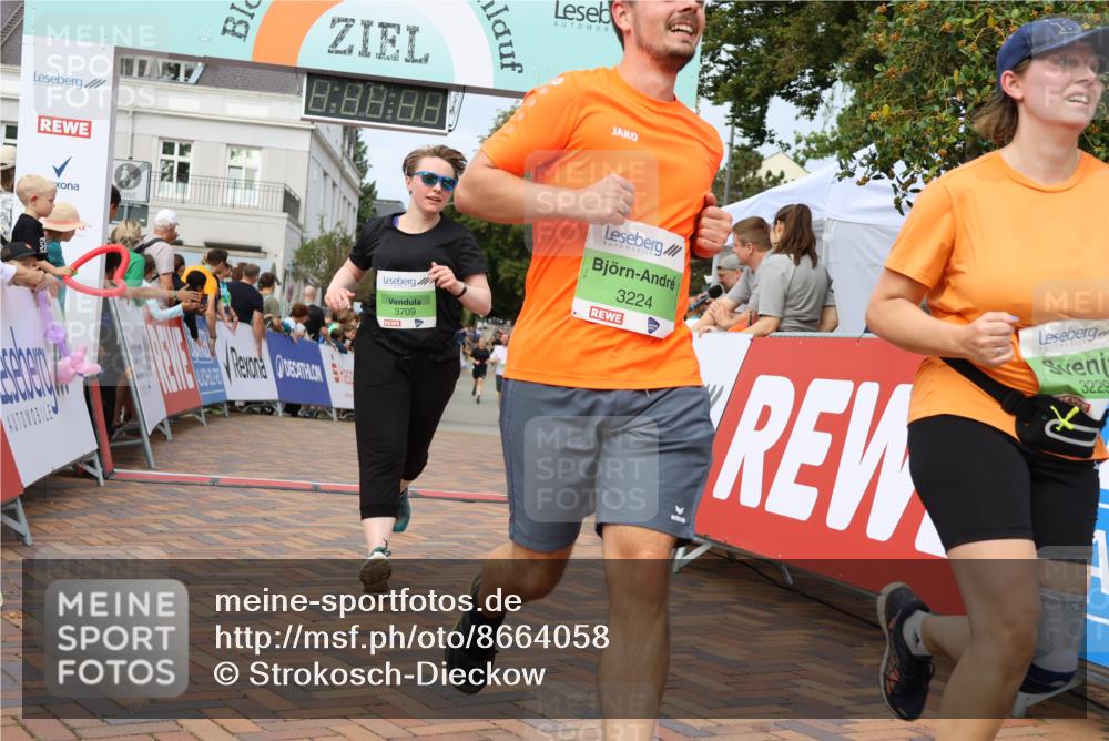 31.08.2025 - 21. Blankeneser Heldenlauf Strokosch-Dieckow http://msf.ph/oto/8664058 31.08.2025 11:20:00 Ziel 3314, 3709, 3042, 3229, 3224 meine-sportfotos.de