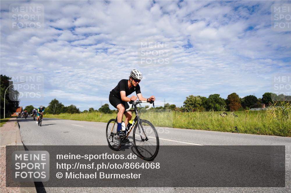 31.08.2025 - Elbe Triathlon Hamburg Michael Burmester http://msf.ph/oto/8664068 31.08.2025 09:46:41 Radfahren 284, 294, 329, 394, 526, 569, 570, 750, 759, 771, 816, 838 meine-sportfotos.de