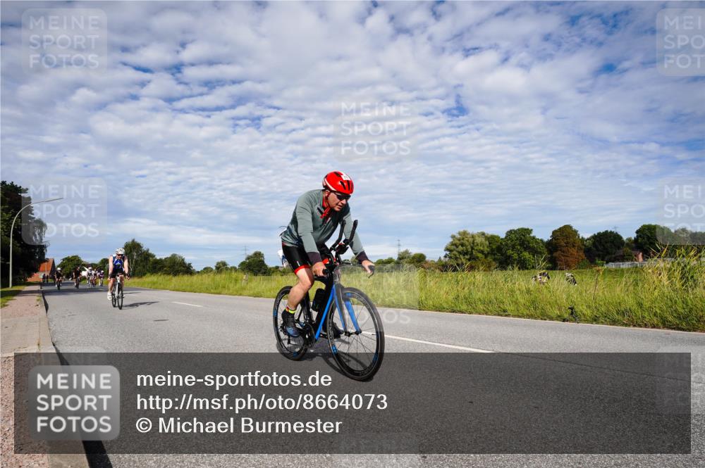 31.08.2025 - Elbe Triathlon Hamburg Michael Burmester http://msf.ph/oto/8664073 31.08.2025 09:46:45 Radfahren 294, 329, 526, 569, 570, 589, 729, 750, 759, 771, 838 meine-sportfotos.de