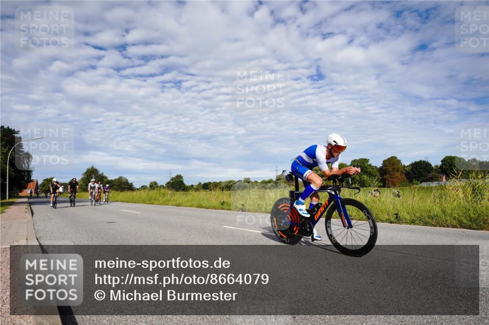 31.08.2025 - Elbe Triathlon Hamburg Michael Burmester http://msf.ph/oto/8664079 31.08.2025 09:46:47 Radfahren 294, 329, 526, 569, 570, 589, 729, 759, 771, 838 meine-sportfotos.de