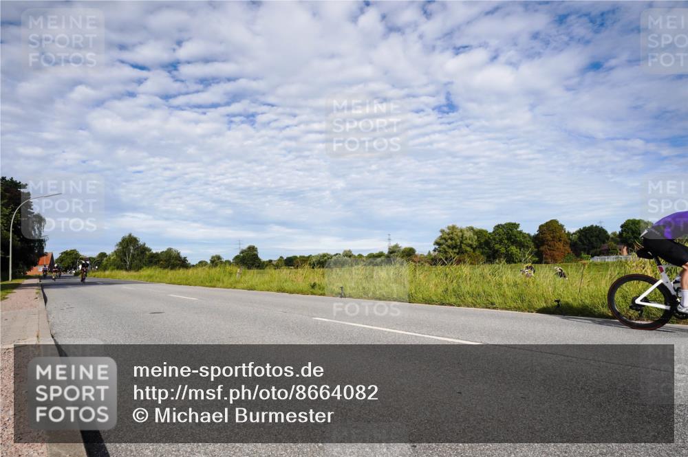 31.08.2025 - Elbe Triathlon Hamburg Michael Burmester http://msf.ph/oto/8664082 31.08.2025 09:46:49 Radfahren 294, 384, 526, 569, 570, 589, 729, 759, 838 meine-sportfotos.de