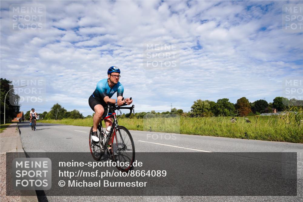 31.08.2025 - Elbe Triathlon Hamburg Michael Burmester http://msf.ph/oto/8664089 31.08.2025 09:46:55 Radfahren 384, 399, 589 meine-sportfotos.de