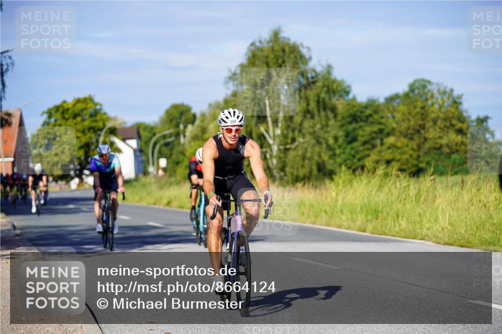 31.08.2025 - Elbe Triathlon Hamburg Michael Burmester http://msf.ph/oto/8664124 31.08.2025 09:22:31 Radfahren 181, 193, 195, 397, 405, 426, 479, 557, 614 meine-sportfotos.de
